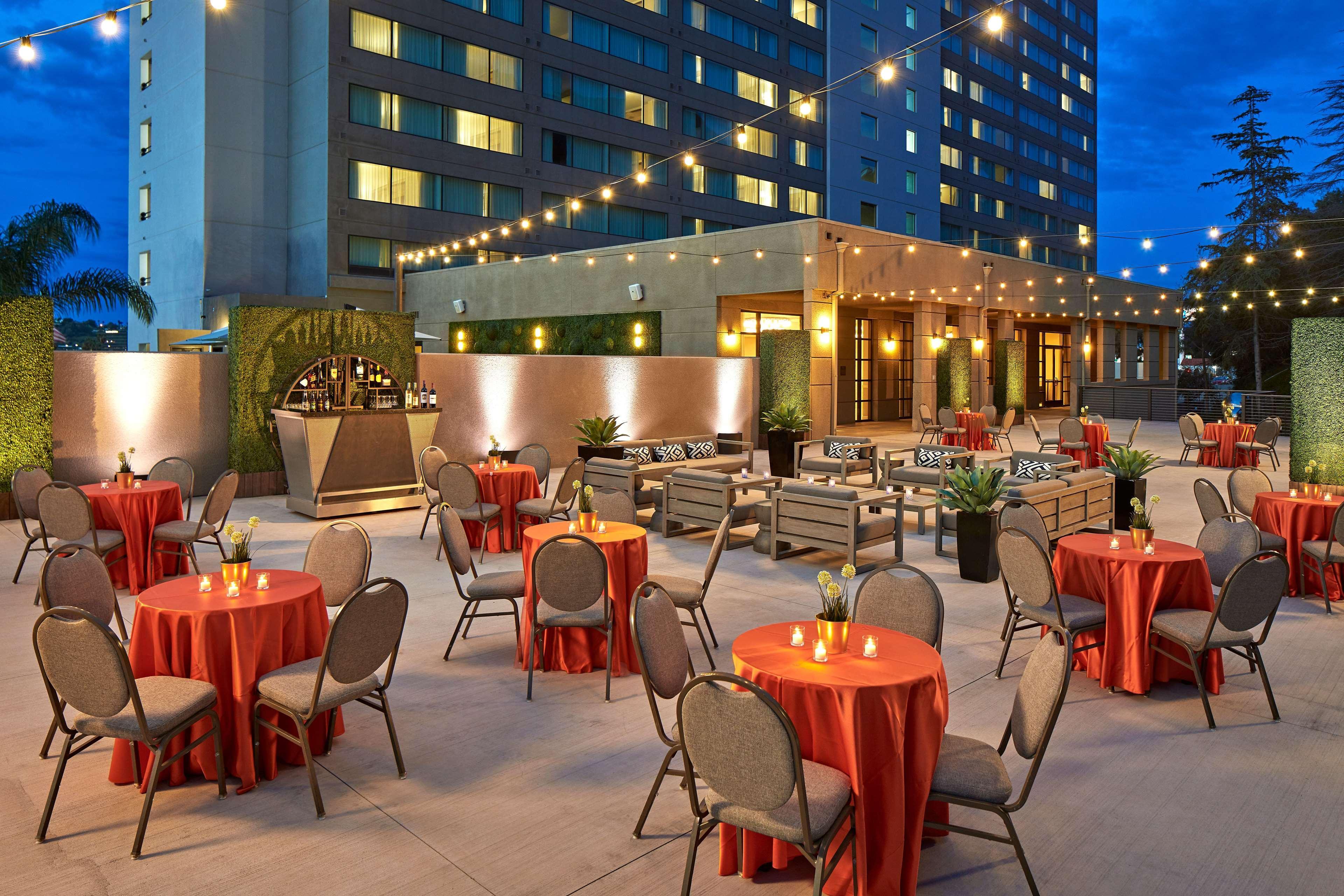 Hilton San Diego Mission Valley Exterior foto