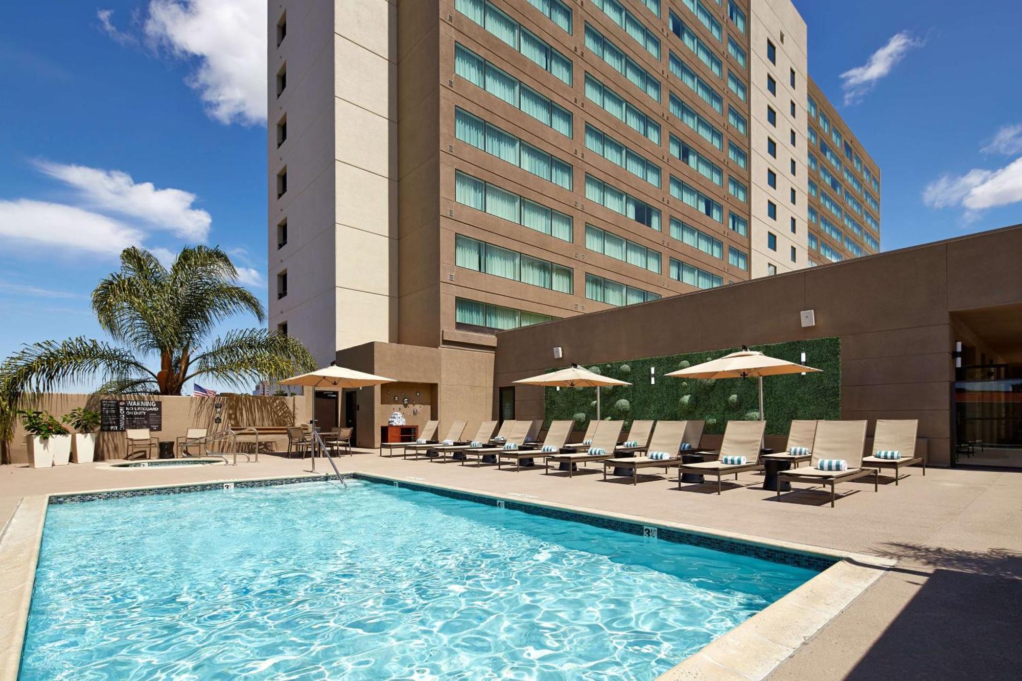 Hilton San Diego Mission Valley Exterior foto
